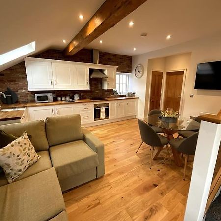 Apt D In Old Grade 2 Converted Farmhouse Market Weighton Buitenkant foto