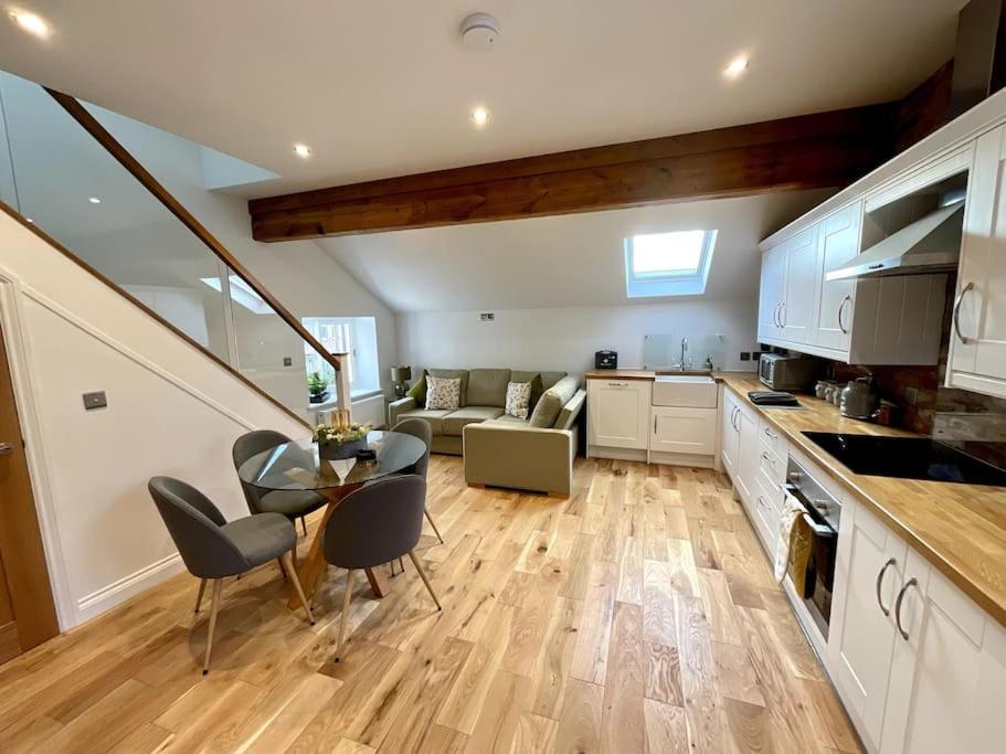 Apt D In Old Grade 2 Converted Farmhouse Market Weighton Buitenkant foto